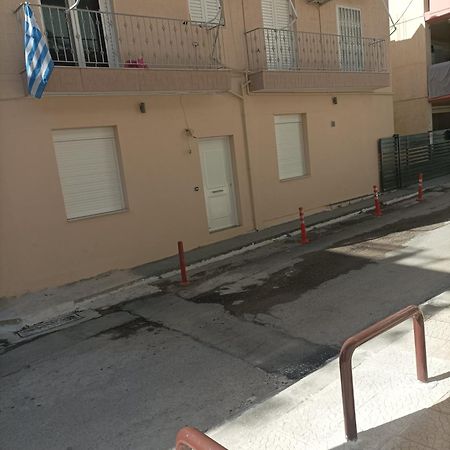 Εirene Room Chalkís Exterior foto