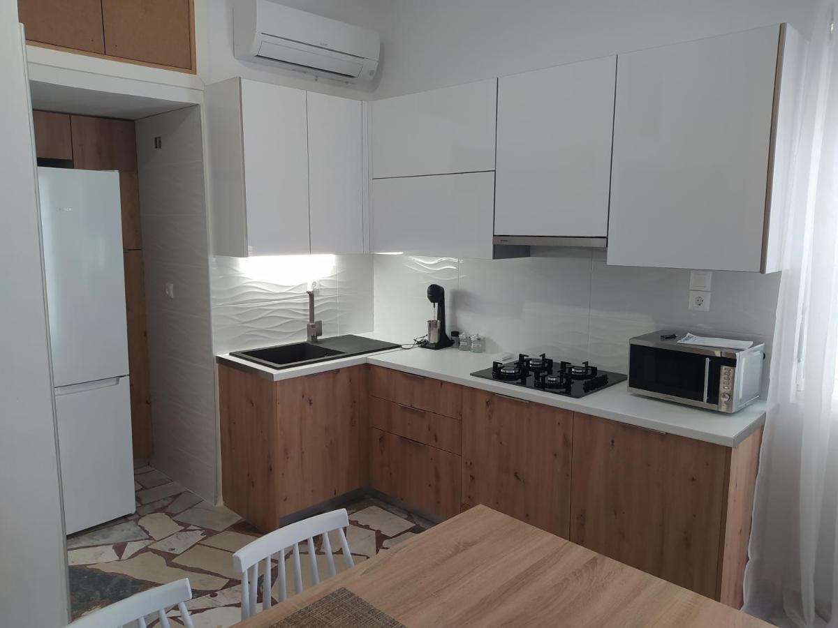 Εirene Room Chalkís Exterior foto