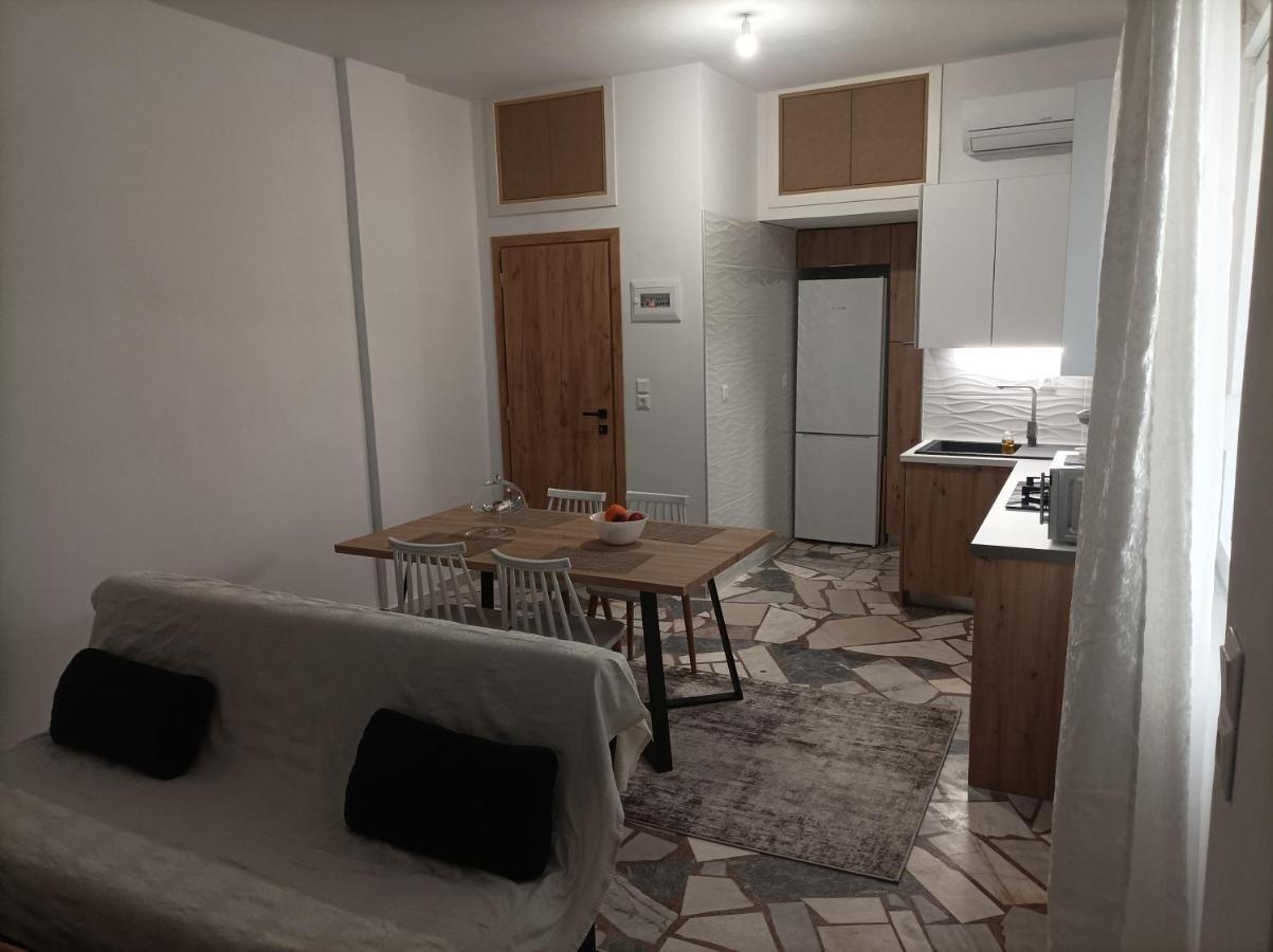 Εirene Room Chalkís Exterior foto