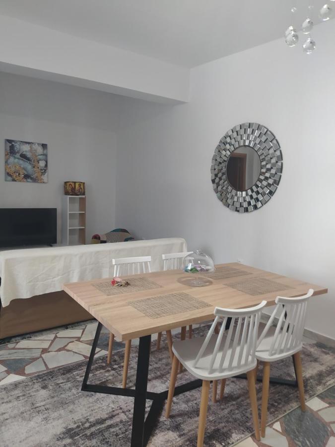 Εirene Room Chalkís Exterior foto