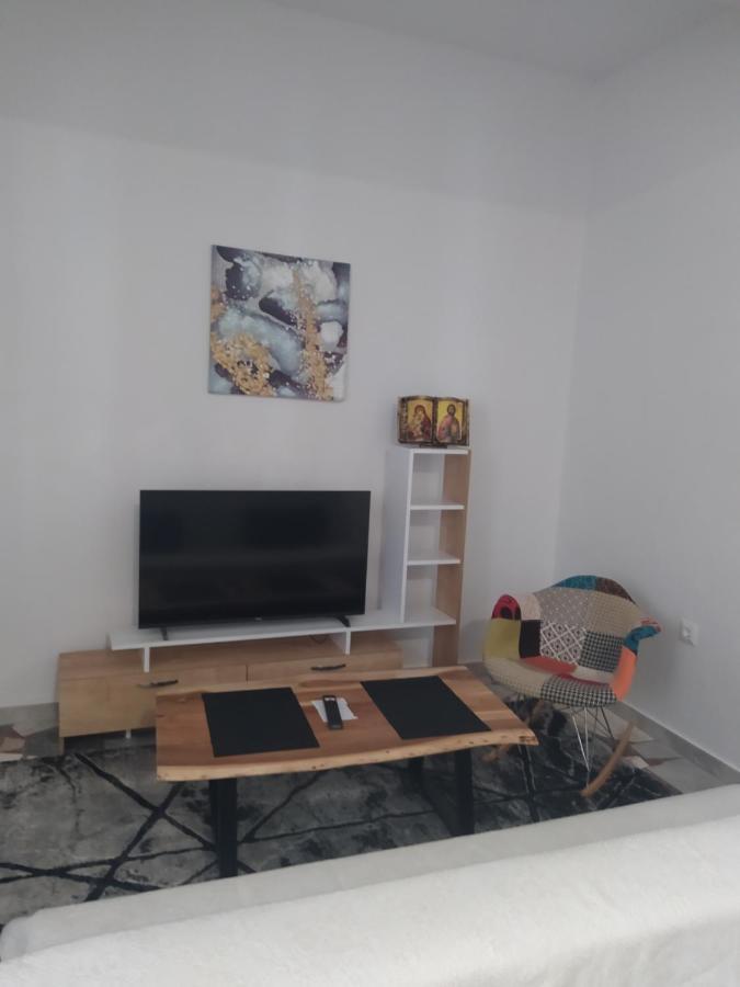 Εirene Room Chalkís Exterior foto